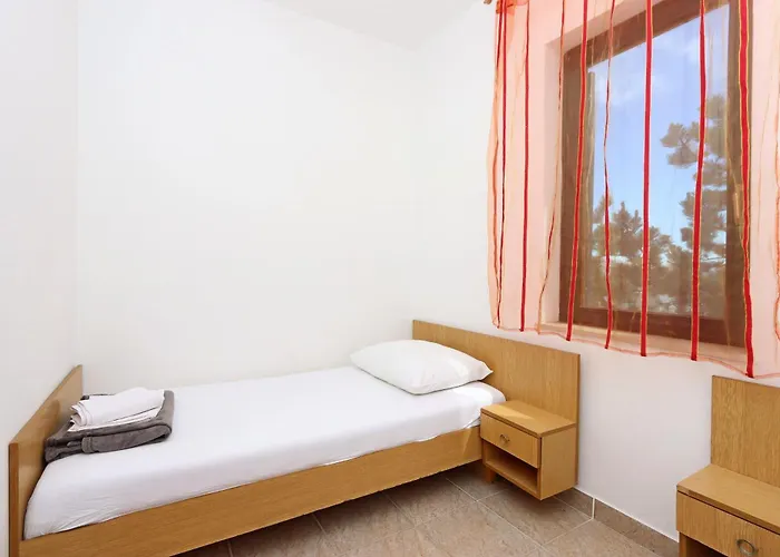 Apartman With Parking Space Pag - 18345