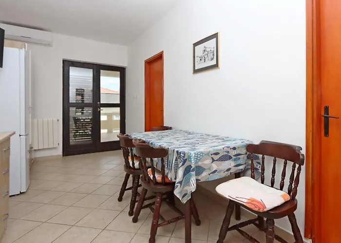 Apartman With Parking Space Pag - 18345 Pag Town