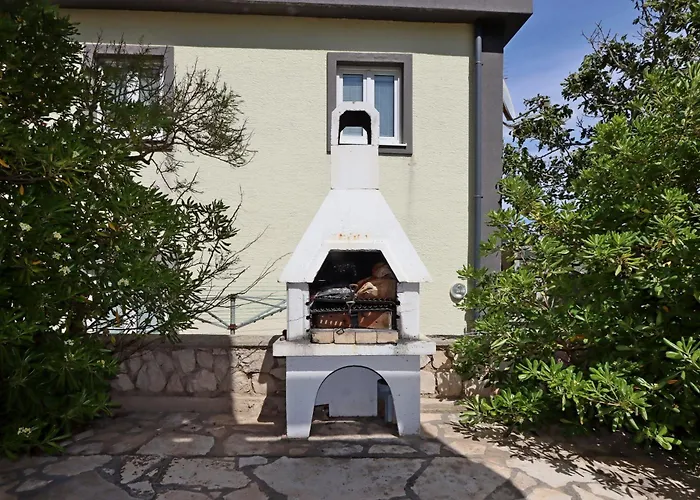 Apartman With Parking Space Pag - 18345 Pag Town